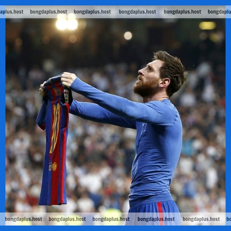 El Clasico ngày 24/4/2017 và hình ảnh giơ áo số 10 biểu tượng của Messi