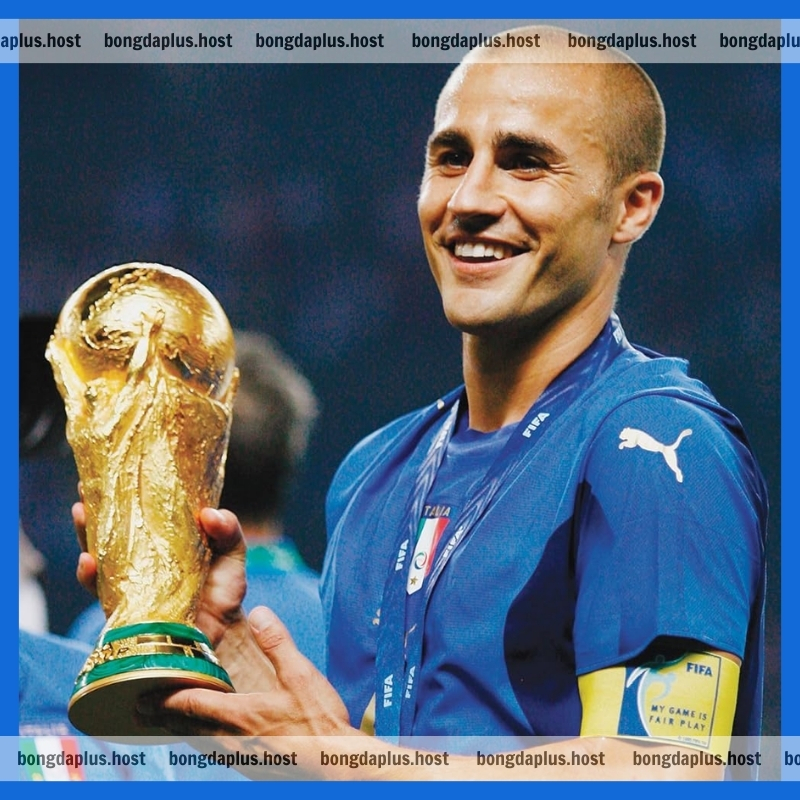 Fabio Cannavaro (Italia) Chàng lùn siêu hạng nâng tầm nghệ thuật phòng ngự